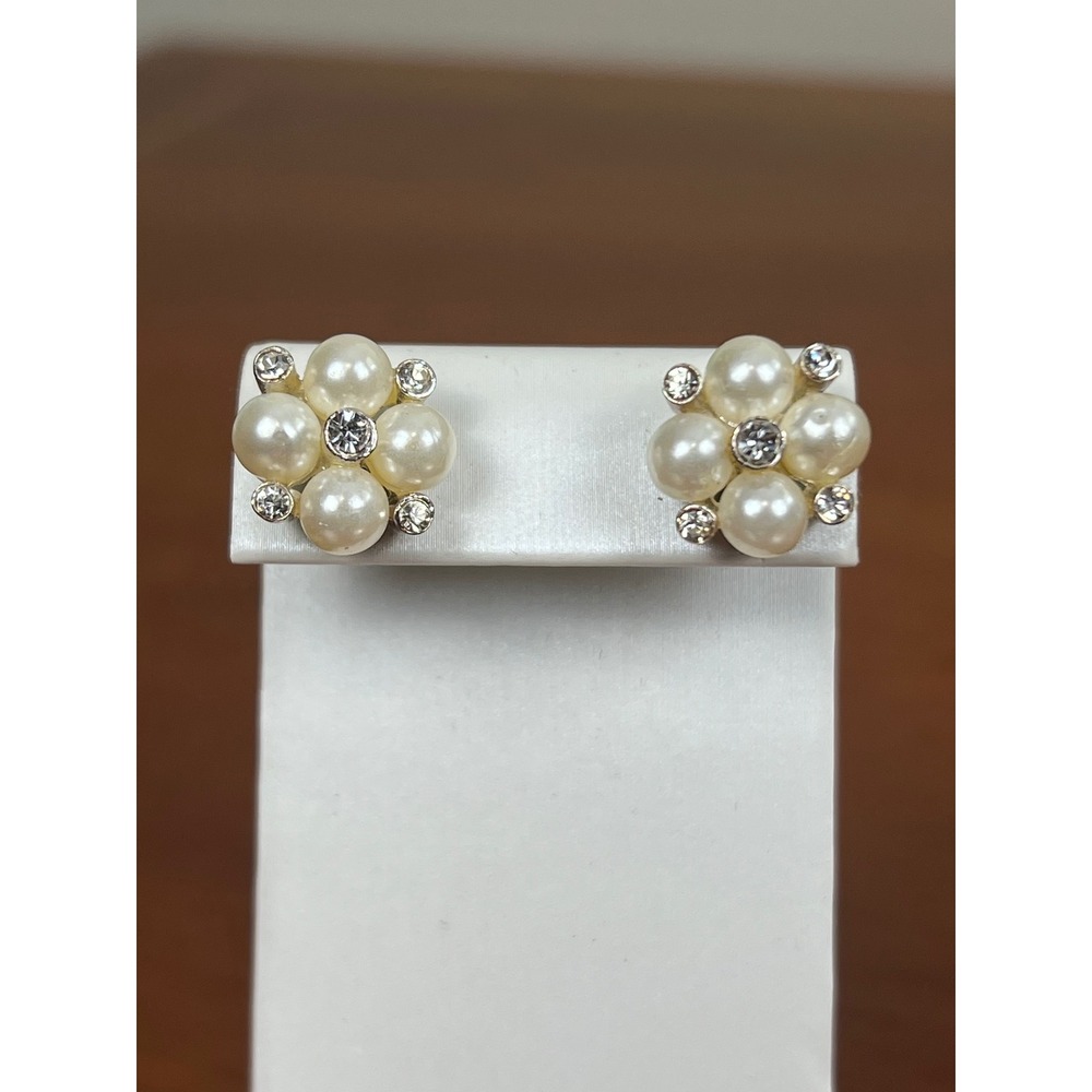 Vintage Style Faux Pearl Rhinestone Flower Cluster Stud Earrings Silver Tone